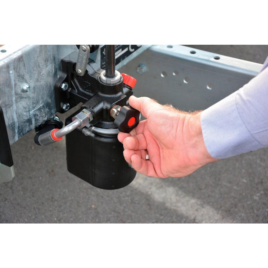 stema-womxt-pkw-anhaenger-1300kg-4.jpg